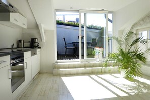 Refrigerador, microondas, horno, lavavajillas