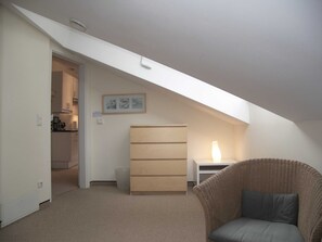 Unclassified image, 4 of 17, button