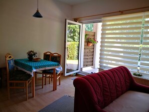 Unclassified image, 5 of 11, button