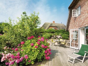 Outdoor dining - House to the lighthouse by A&M - House to the lighthouse (Kampen (Sylt))