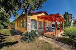 Exterior - Holiday home with a large terrace (Balatonkeresztúr)