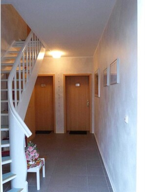 Unclassified image, 2 of 24, button