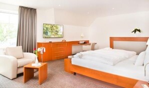 1 slaapkamer, een kluis op de kamer, een bureau, wifi