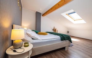 4 bedrooms, in-room safe, travel cot, free WiFi