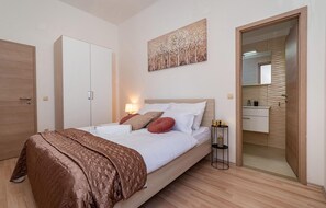 4 bedrooms, in-room safe, travel crib, free WiFi