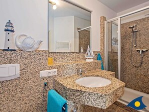 Shower, hair dryer, towels - Dune Residence C 12 - DR C 12 - (Heringsdorf)