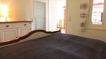 2 Schlafzimmer, Reisekinderbett, WLAN, Bettwäsche