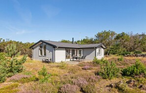 Exterior - Stunning home in ålbæk with WiFi (Ålbæk)