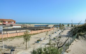 Ubicación cercana a la playa y pesca