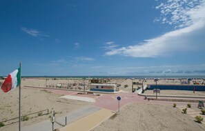 Perto da praia, prática de pesca 