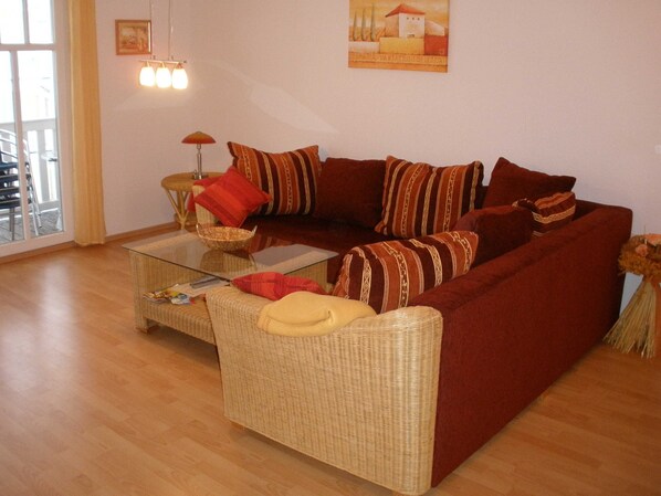 Unclassified image, 1 of 18, button