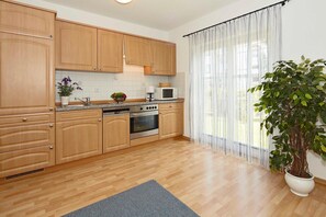 Réfrigérateur, micro-ondes, four, lave-vaisselle