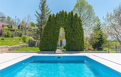 Luxurious home in Kijevo