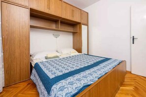 4 bedrooms, WiFi - Holiday apartment mit Terrasse und Meerblick (Crikvenica)