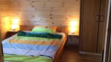 2 Schlafzimmer, Reisekinderbett, WLAN, Bettwäsche