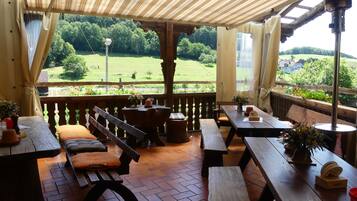 Buiten dineren