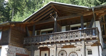 Double Room 6 with Balcony - Pension Holzerstube