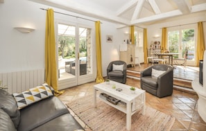 TV - 3 bedroom gorgeous home in Grasse (Grasse)