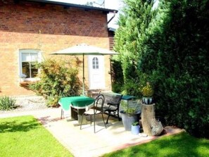 Unclassified image, 2 of 11, button