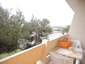 Outdoor dining - Holiday apartment mit Klimaanlage und Balkon (Bibione)
