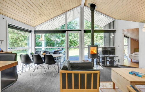 Amazing home in Ebeltoft with sauna