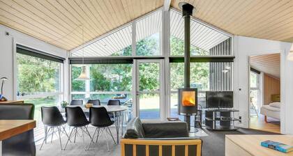 Amazing home in Ebeltoft with sauna