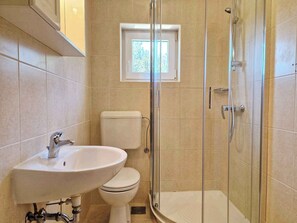 Shower - Holiday apartment with air conditioning (Baška)