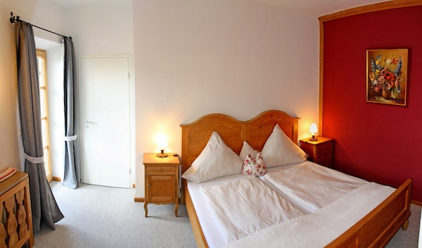 1 bedroom, travel crib, WiFi, bed sheets