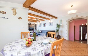 Dining - Awesome apartment in Medveja with WiFi (Medveja)