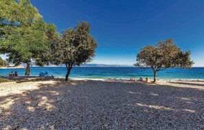 Beach nearby - Awesome apartment in Medveja with WiFi (Medveja)