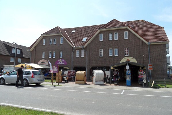 Third-party on-site parking