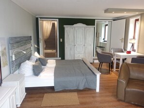 Apartment (#8) | Cribs/infant beds, rollaway beds, free WiFi, bed sheets - Ferienwohnungen Ostseeblick (Kronsgaard)