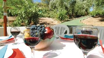 屋外ダイニングエリア