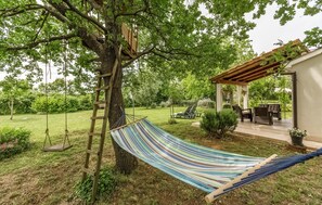 Property grounds - 2 bedroom awesome home in Loborika (Loborika)