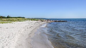 Beach - Nice home in Rudkøbing with sauna (Rudkøbing)