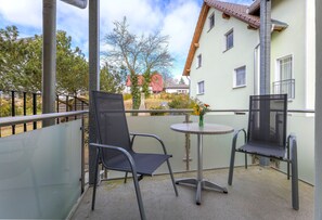 Outdoor dining - Holiday Magdalena - cozy apartments Will - 350m to the Baltic Sea beach (Heringsdorf)