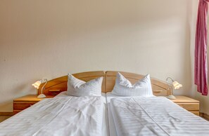 2 bedrooms, iron/ironing board, travel cot, WiFi - Holiday Magdalena - cozy apartments Will - 350m to the Baltic Sea beach (Heringsdorf)