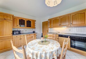 Fridge, microwave, oven, dishwasher - Holiday Magdalena - cozy apartments Will - 350m to the Baltic Sea beach (Heringsdorf)