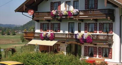 Hutzenauerhof - Ferienwohnung Hochfelln