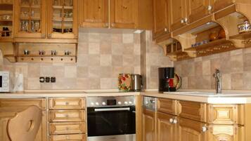 Réfrigérateur, micro-ondes, four, lave-vaisselle