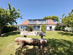 Exterior - Vacation apartment 06 south facing with sea view - P: Zollhaus Klein Zicker - exclusive (Thiessow)