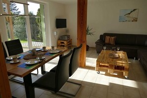 Unclassified image, 5 of 12, button - Apartment "Summer Room" - Rügen-Fewo 279/2 (Putbus)