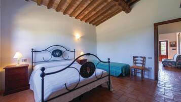 1 bedroom, travel crib, free WiFi