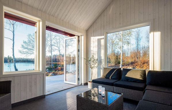 Televisio, takka, DVD-soitin