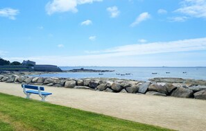 Beach nearby - Pet friendly home in Plomeur (Plomeur)