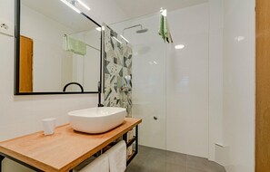 Bathtub
