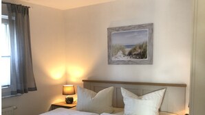 2 室のベッドルーム、セーフティボックス (室内)、アイロン / アイロン台、旅行用ベビーベッド