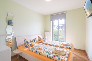 2 Schlafzimmer, Reisekinderbett, WLAN, Bettwäsche