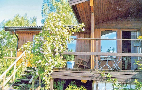 Exterior detail - Awesome home in Nävekvarn with kitchen (Nävekvarn)