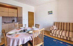 Dining - Amazing apartment in Makarska with house sea view (Makarska)